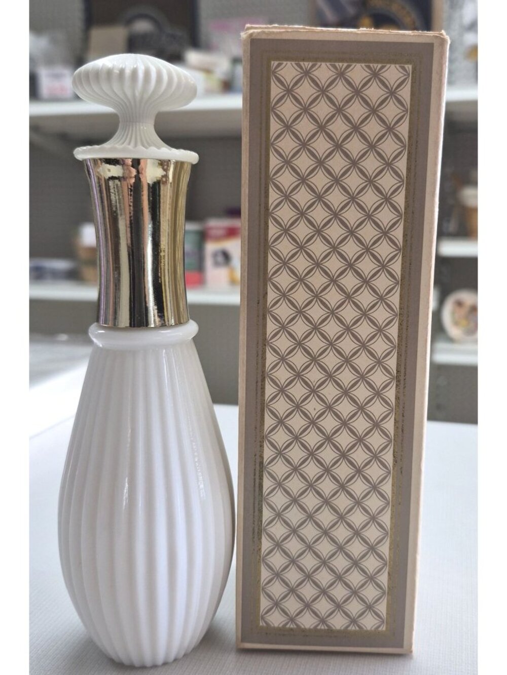 Avon Sonnet Cologne Spray 2.7 Fl. Oz. Feminine Scent White & Gold Bottle